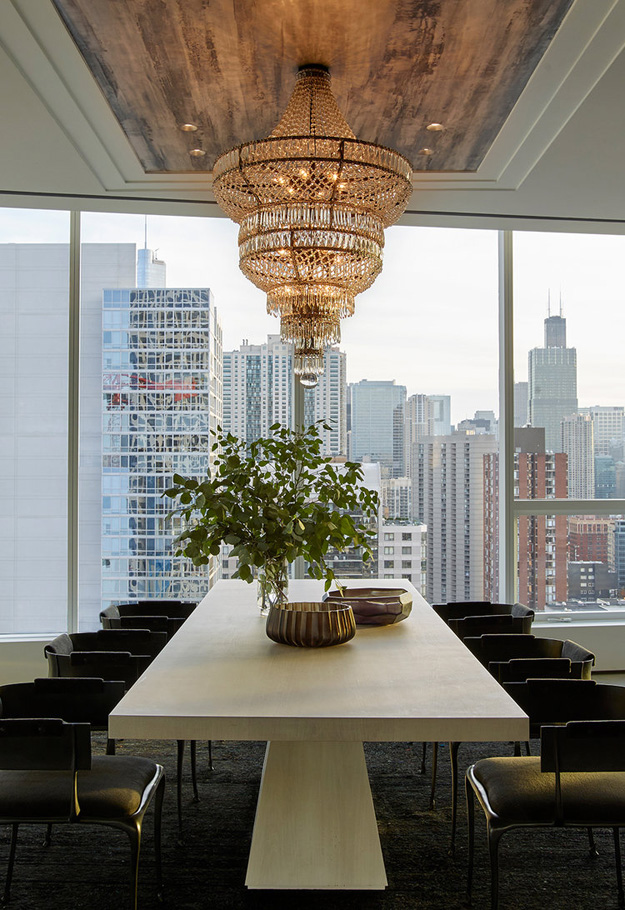 A-glam-penthouse-in-Chicago-04k