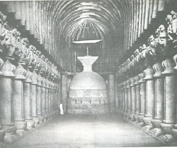 داخل معبد ، نقشه ساختمانی و نمای معبد غاری کارلی